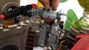 Той Мастер и Автоботы на осаде базы Десептиконов! Сборник видео для детей. Трансформеры игры битвы