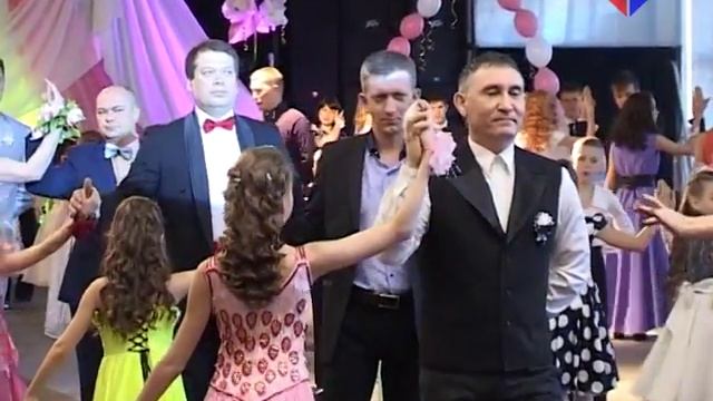 В субботу в Лесном состоялся бал у Золушки, посвящённый Всемирному дню танца смотреть онлайн