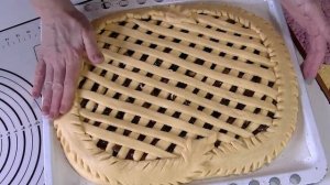 Дрожжевой пирог с грушами,украшение.