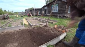 ЖИЗНЬ ПРОСТОГО ПАРНЯ В ДЕРЕВНЕ.
