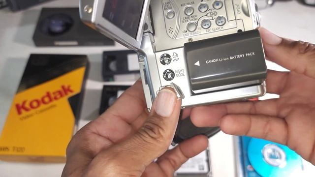 Canon Optura 500 Mini-DV Camcorder from 2004 смотреть онлайн