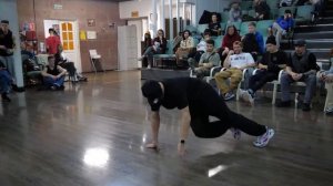 footwork bboy Tai-Lung vs Serj - "ALL OPTION" break dance battle