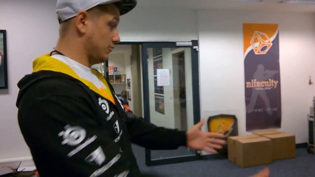 Na`Vi bootcamp place overview (with ENG subs) смотреть онлайн