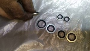 Новые шайбы при замене моторного масла