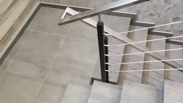 Перила из нержавеющей стали и полимерного металла с тросовым заполнением смотреть онлайн