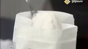 Как удалить лед на лобовом стекле Простой способ