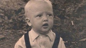 Дарья Мороз показала фото отца с его младшей дочерью и внучкой: Актеру исполнилось 64 года