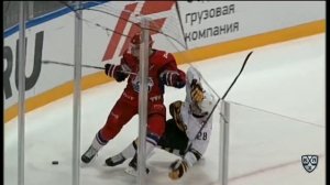 Александр Елесин получает 5+20 за атаку в область головы и шеи.