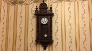 Старинные настенные часы фирмы Gustav Becker