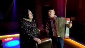 играет Синдиков