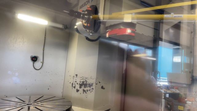 MIKRON UCP 1000 Universal Machining Center смотреть онлайн