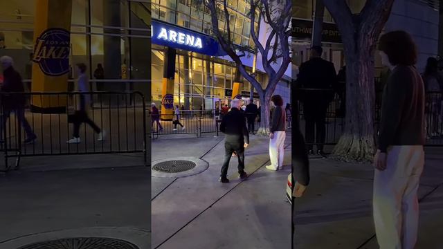 Dustin Hoffman arrives at Lakers Game #dustinhoffman