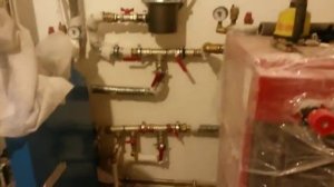 Монтаж утепления труб отопления в кательной