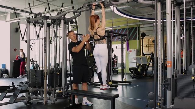 Подтягивание с резинкой на турнике смотреть онлайн