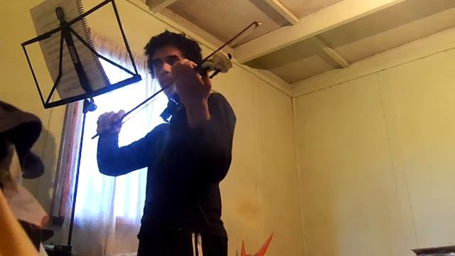 Practicando con el Violín Eléctrico :) смотреть онлайн