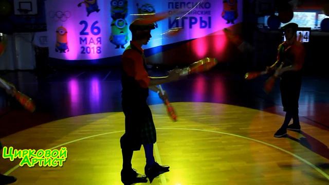 Групповые жонглеры на празднике Pepsico смотреть онлайн