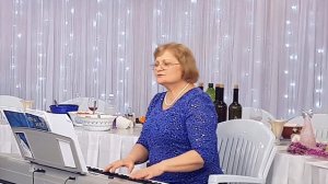 "На новые встречи настраивающая" песня