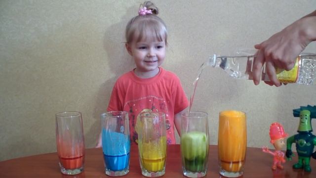 Вулкан из цветной пены. Детские опыты. Volcano of colored foam. Children's experiences. смотреть онлайн