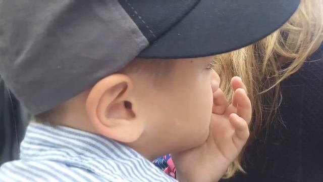 Ом Мани Пеме Хунг смотреть онлайн