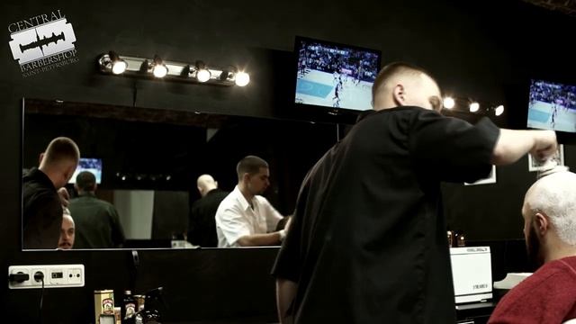 Central Barbershop - Бритьё головы (Head Shave) смотреть онлайн
