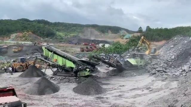 Мобильный дробильно-сортировочный комплекс (тандем: дробилка+грохот)