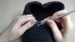 Детская вязаная шапка. Шапка-шлем. Капор. Вязание крючком.  Children's hat crochet.