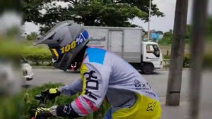 Weped Scooter meets e-unicycle and e-sk8 Riders