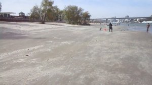 Ростов-на-Дону. Дон обмелел. Много рыбаков. Левый берег Дона. Сгон воды в Дону.