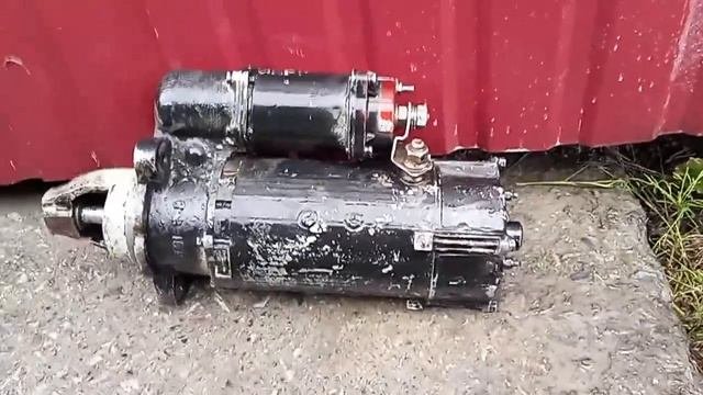 Дешёвое средство для мойки двигателя и его деталей.