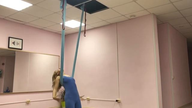 Гибкий позвоночник с тонкой лентой гамака смотреть онлайн