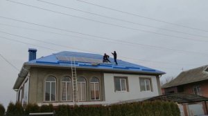 Экстремальный монтаж солнечных панелей. Installing solar panels in bad weather