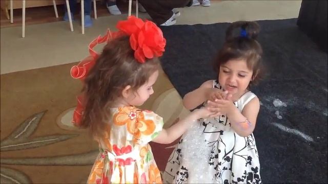 Шоу мыльных пузырей в Доме ребенка № 2 г.Челябинска смотреть онлайн