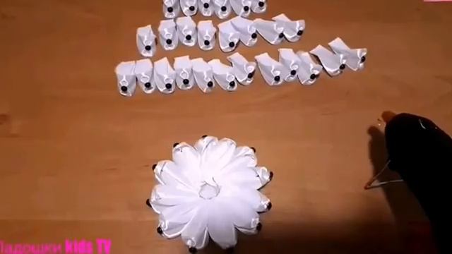 DIY Бант-шар на резинке Канзаши Банты в школу из ленты Kanzashi bow-ball