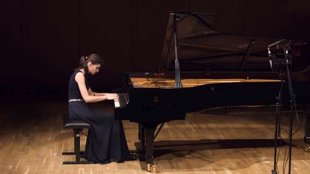 Довгань Анастасия Л. ван Бетховен Соната №16, G-Dur, соч. 31№1, 1-я часть смотреть онлайн