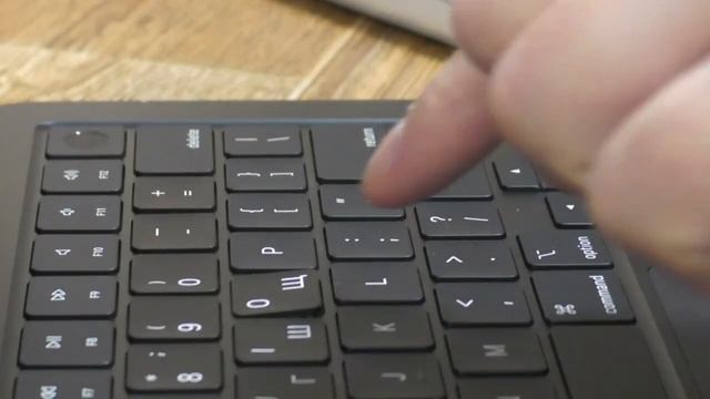 Замена клавиши на MacBook Air M2. #Shorts смотреть онлайн