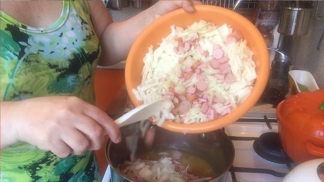 ГОТОВИМ ДОМА/СОЛЯНКА С МАНГОЛЬДОМ И ТОМАТНОЙ ПАСТОЙ