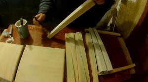 Как снять лак с дерева и покраска кистью  без дефектов