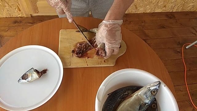 Коптим скумбрию в казане на даче
