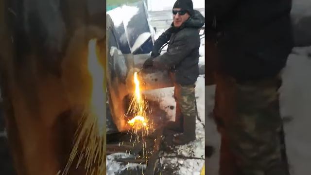 Как резать толстый метал газом.? смотреть онлайн
