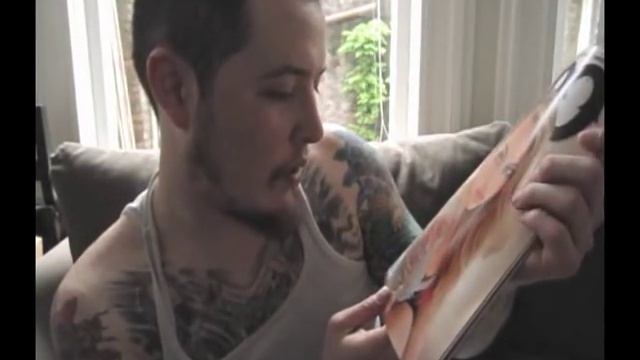 My Tattoo ITCHES!!!! (Biomech Beetle Backpiece Update) смотреть онлайн