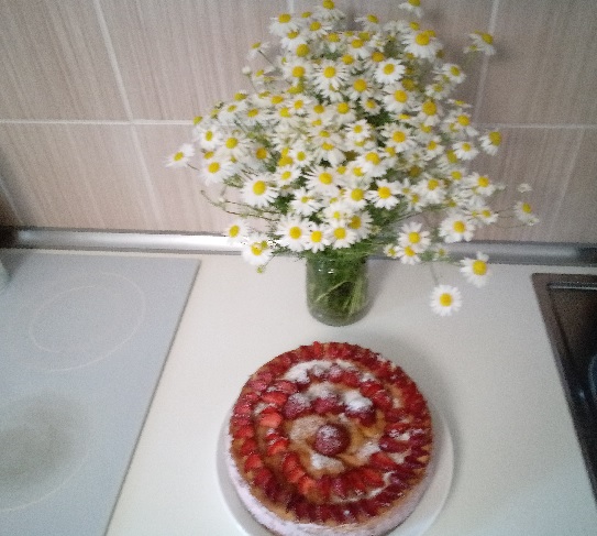 Легкий КЛУБНИЧНЫЙ #ТОРТ за 10 минут (+время на выпечку) Быстрый #Рецепт! Вкусный, Нежный и Воздушный