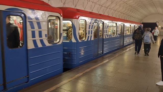 "Номерной-Бренд" на станции Спортивная, Сокольническая линия. 18 сентября 2023г.