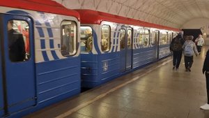 "Номерной-Бренд" на станции Спортивная, Сокольническая линия. 18 сентября 2023г.
