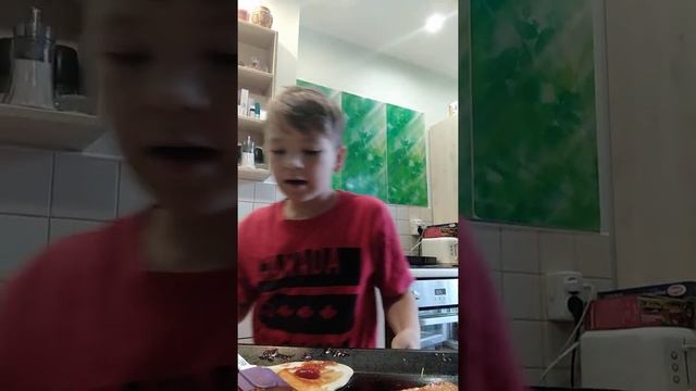 Остап пытается готовить пиццу смотреть онлайн