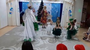 Танец Елочек младшая группа