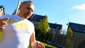 Николь и папа надули огромный Шар с СЮРПРИЗАМИ