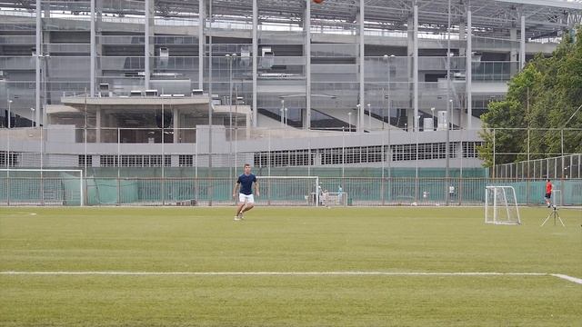 Повторили трюки F2Freestylers / НЕВЕРОЯТНЫЕ ГОЛЫ в МАЛЕНЬКИЕ ВОРОТА , смотреть онлайн