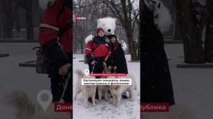 Волонтеры поздравили с новогодними праздниками детей и ветеранов Великой Отечественной войны