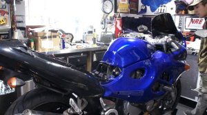 Suzuki Katana 600F vs Ninja ZX7R (2003 Suzuki GSX 600F Katana Final Tune and Test Ride)