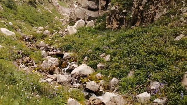 Waterfall SHUKUR, 2666 m / Водопад ШУКУР на высоте 2666 м над уровнем моря. смотреть онлайн